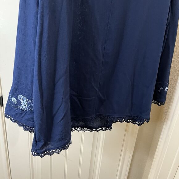 Time and Tru Blue Floral Embroidered Tunic Top Keyhole Boho Cottage Womens XL - Picture 7 of 8